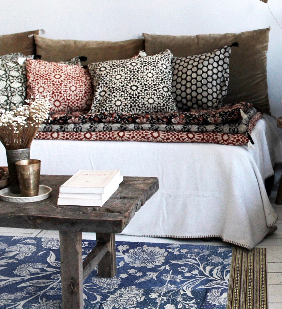 BEIJA FLOR- BOHEMIAN GARDEN INDIGO FLOWER Vinyl Rug
