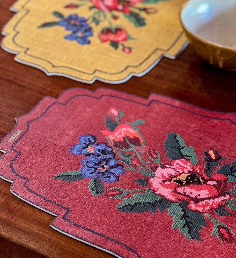 BEIJA FLOR - Gobelin Red Cutout Vinyl Placemat