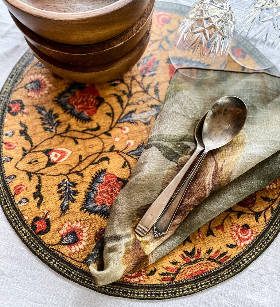 BEIJA FLOR -Bohemian Garden Gold Round Vinyl Placemat