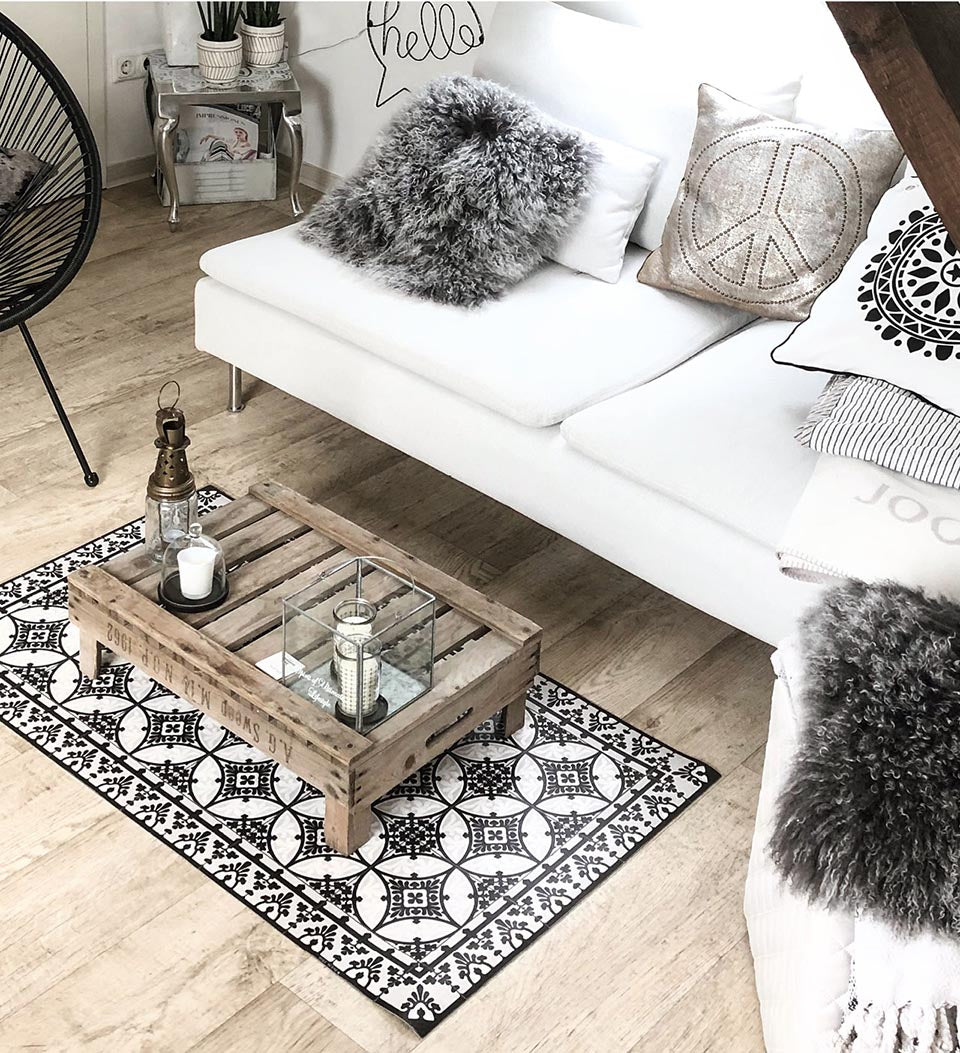 BEIJA FLOR- Barcelona Black & White Vinyl Rug