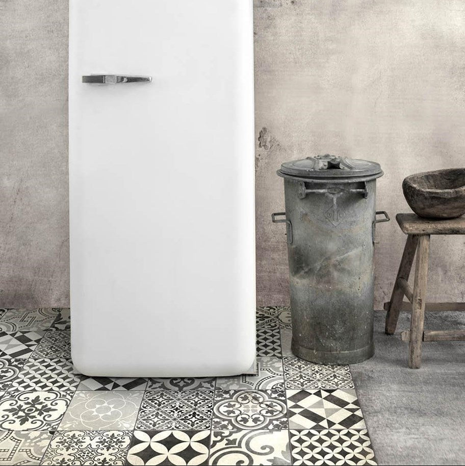 BEIJA FLOR- Eclectic B&W Antique Vinyl Rug