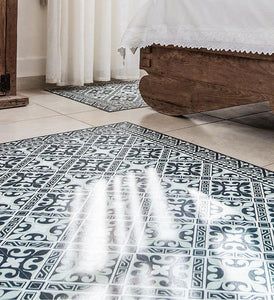 BEIJA FLOR Vinyl Rug- Flor de Lis Gray