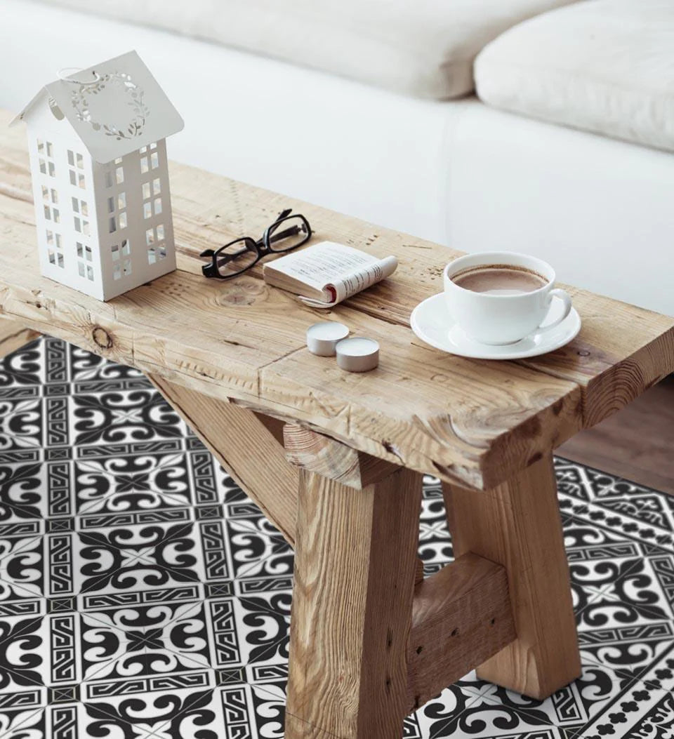 BEIJA FLOR Vinyl Rug- Flor de Lis B&W