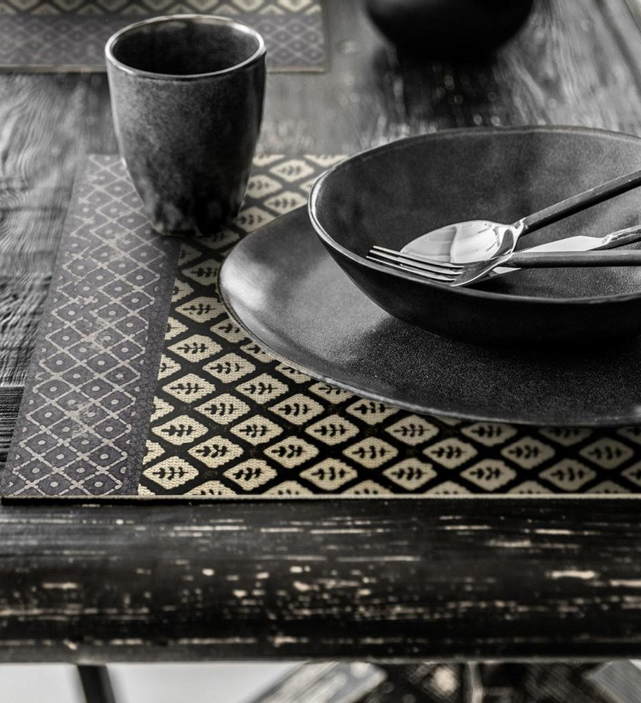 BEIJA FLOR- JAIPUR Black Rectangular Vinyl Placemat?