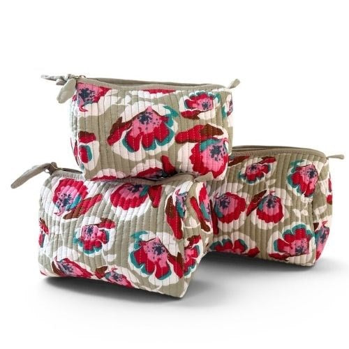 VOYAGE Charly grey and red floral toiletry bag set of 3 in graduated sizes