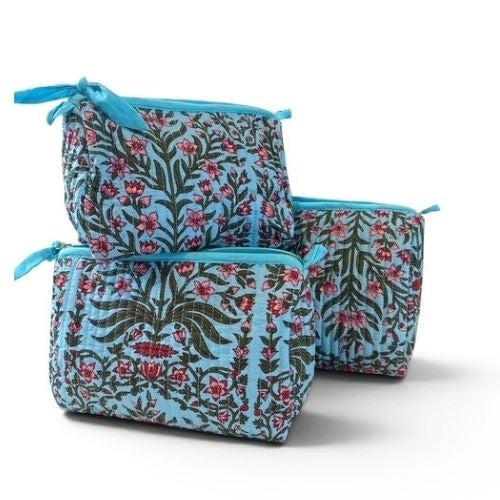 VOYAGE Lou aqua and pink floral toiletry bag set of 3 in graduated sizes, side view
