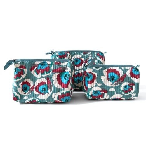 VOYAGE Bonnie teal and red floral toiletry bag set of 3 in graduated sizes